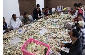 इंदौर के खजराना गणेश मंदिर की दान पेटियाँ खोली गईं, डेढ़ करोड़ रुपये, डॉलर और सोने-चांदी के जेवर मिले