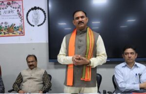 रायपुर : सेवा भाव से बनाइए लोगों के बीच अपनी साख: स्वास्थ्य मंत्री श्याम बिहारी जायसवाल