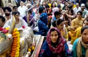 श्रीलंका पर धमाकेदार जीत के बाद भारतीय महिला टीम ने नरसिंह स्वामी मंदिर में लिया आशीर्वाद