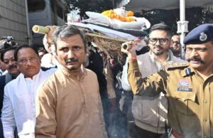 ज्ञानपीठ सम्मानित साहित्यकार विनोद कुमार शुक्ल को अंतिम विदाई, मुख्यमंत्री विष्णु देव साय ने दी भावभीनी श्रद्धांजलि