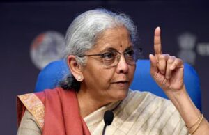 ‘रुपया खुद तय करता है अपनी दिशा’: डॉलर के मुकाबले रुपये की गिरावट पर वित्त मंत्री का बयान