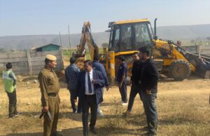 सीएम मोहन यादव का बुलडोजर: मध्य प्रदेश में 250 बीघा सरकारी जमीन से अवैध कब्जा हटाया