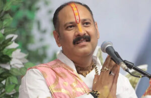 कुबरेश्वर धाम पर विवाद: कथावाचक प्रदीप मिश्रा का बयान, ‘होटल में न रुकें, बाबा कांबेश्वर भंडारी का द्वार खुला है