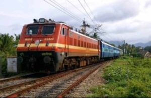 सुरक्षा को प्राथमिकता देते हुए, भारतीय रेलवे ने आरओबी/आरयूबी निर्माण को बढ़ाकर तीन गुना किया