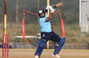 नए साल से पहले सरफराज खान का धमाका, गेंदबाजों की धज्जियां उड़ाकर रोहित शर्मा का रिकॉर्ड तोड़ा