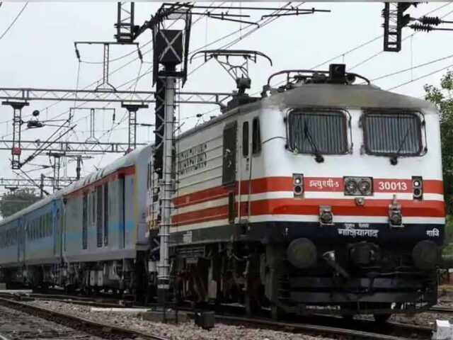 train-11.jpg