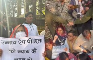 जंतर-मंतर पर उन्नाव रेप पीड़िता का प्रदर्शन, BJP जिंदाबाद के नारों के बीच मां हुई बेहोश