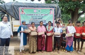 तेंदूपत्ता संग्राहकों में खुशियों की लहर, छत्तीसगढ़ सरकार ने फिर शुरू की चरणपादुका योजना, 12.40 लाख वनवासियों को मिला लाभ
