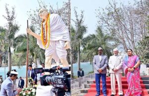 महात्मा गांधी की पुण्यतिथि पर झारखंड के राज्यपाल और सीएम हेमंत सोरेन ने दी श्रद्धांजलि