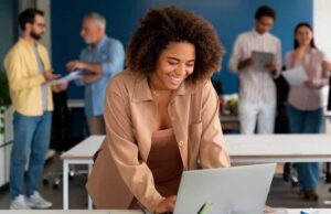 2026 में हर लड़की के लिए जरूरी 8 स्किल्स, जो करियर और लाइफ दोनों बनाएंगी आसान