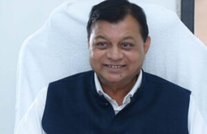 रायपुर : श्रम मंत्री लखनलाल देवांगन की पत्रकारवार्ता