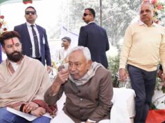 चिराग के दही-चूड़ा भोज में चेतन के पास पहुंचे CM नीतीश, विपक्ष ने NDA की ली चुटकी