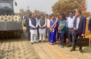 सड़क निर्माण कार्य गुणवत्ता युक्त और समय-सीमा में करें पूरा- मुख्यमंत्री श्री साय