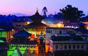 महाशिवरात्रि 2026: नेपाल-भारत में गूंजा हर हर महादेव, पशुपतिनाथ धाम में 3 KM लंबी भक्तों की कतार