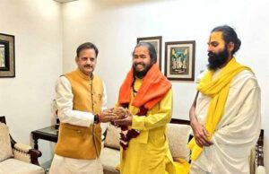आचार्य संतोषदास जी (सतुआ बाबा) का उप मुख्यमंत्री ने किया आत्मीय स्वागत व अभिनंदन