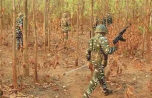 बीजापुर में सुरक्षा बलों और से मुठभेड़ जारी, नक्सली कमांडर उधम सिंह ढेर