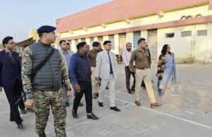 धनबाद के डीसी-एसपी ने किया निरीक्षण, डिस्पैच और रिसीविंग सेंटर की बारीकी से की जांच