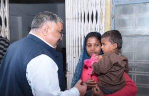 CM विष्णु देव साय के जन्मदिवस पर लखनपुर में विशेष पूजा-अर्चना, मंत्री राजेश अग्रवाल ने मरीजों को बांटे फल