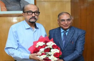 राज्यपाल रमेन डेका से राज्य उपभोक्ता विवाद प्रतितोष आयोग के अध्यक्ष चौरड़िया ने की सौजन्य भेंट