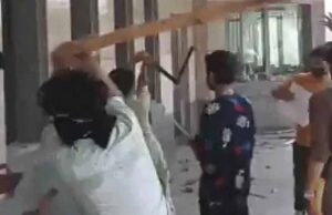 खामेनेई की मौत से पाकिस्तान में बवाल: कराची में अमेरिकी दूतावास के पास हिंसक प्रदर्शन, कई घायल
