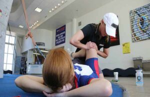 एथलेटिक थेरेपिस्ट बनें और खेलों में बनाएं शानदार करियर