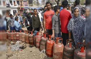 LPG संकट LIVE: रसोई गैस नहीं मिल रही, सिलेंडर ब्लैक मार्केट में 300 रुपये किलो