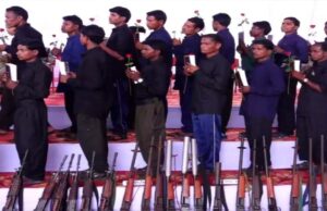 छत्तीसगढ़ में 106 नक्सली सरेंडर, सिर पर 3.95 करोड़ रुपए का इनाम था