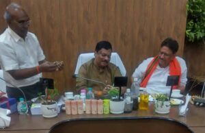 बस्तर और सरगुजा में औषधीय पौधों की योजनाओं का होगा विस्तार : विकास मरकाम