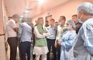 उप मुख्यमंत्री शुक्ल ने एम्स भोपाल में उपचाररत मरीजों एवं उनके परिजनों से मिलकर कुशलक्षेम लिया