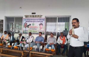 तेन्दूपत्ता संग्रहण से पहले शाखा-कर्तन कार्य के लिए कार्यशाला कार्यशाला