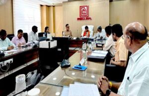 श्रमिकों के लिए बड़ा प्लान: मंत्री विजयवर्गीय बोले— LIG और EWS के बहुमंजिला आवास बनाएं
