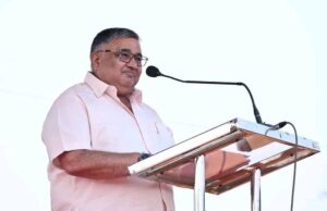 कैबिनेट मंत्री राजेश अग्रवाल ने चंदखुरी स्थित राज्य पुलिस अकादमी में प्रशिक्षण प्राप्त कर रहे युवा पुलिस अधिकारियों से की मुलाकात
