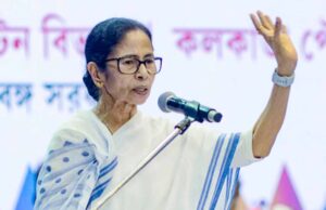 चुनाव आयोग पर ममता बनर्जी का बड़ा हमला, बोलीं- देश में अघोषित आपातकाल जैसे हालात