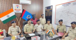 रामगढ़ में अवैध हथियार के साथ युवक गिरफ्तार, 9 एमएम पिस्टल बरामद