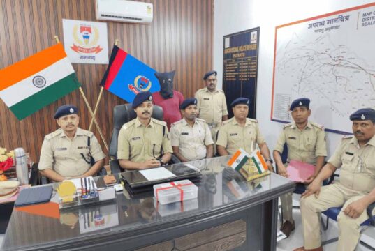 रामगढ़ में अवैध हथियार के साथ युवक गिरफ्तार, 9 एमएम पिस्टल बरामद