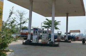 रांची में पेट्रोल-डीजल की किल्लत से मची अफरा-तफरी, कई पंपों पर स्टॉक खत्म