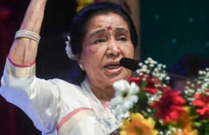 मुंबई में अंतिम विदाई की तैयारी, दिग्गज गायिका आशा भोसले को श्रद्धांजलि देने उमड़े सेलेब्स