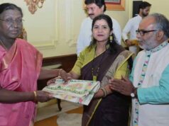 ‘इस साड़ी को कार्यक्रम में पहनूंगी’: Droupadi Murmu ने प्रोटोकॉल तोड़कर देखी कारीगरी
