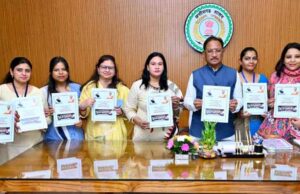मुख्यमंत्री विष्णु देव साय ने ‘अविस्मरणीय यात्रा’ पुस्तक का किया विमोचन