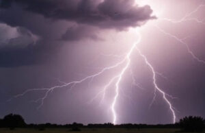 अप्रैल में भी गर्मी से राहत, देशभर में झमाझम बारिश, मौसम विभाग ने जारी किया अलर्ट