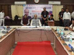 राज्यपाल रमेन डेका ने ली ब्लॉक स्तरीय प्रशासनिक अधिकारियों की समीक्षा बैठक