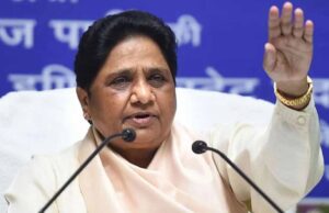 ब्राह्मण टिप्पणी पर गरमाई यूपी की राजनीति, मायावती ने अखिलेश से मांगी माफी