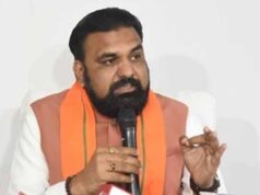 बिहार में लापरवाह अफसरों पर कार्रवाई शुरू, मुजफ्फरपुर के राजस्व अधिकारी सस्पेंड