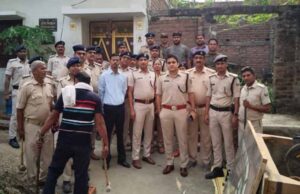 पटना: बाढ़ थाना क्षेत्र में सोनू-मोनू गिरोह के दो सदस्यों के घर कुर्की-जब्ती