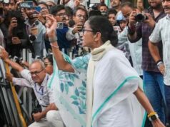 3 घंटे तक ममता की मौजूदगी, कार्यकर्ताओं का पहरा: टीएमसी के आरोप और EC का जवाब एक साथ