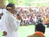 तेंदूपत्ता संग्राहकों के बीच पहुंचे मुख्यमंत्री, महुआ पेड़ के नीचे लगाई चौपाल