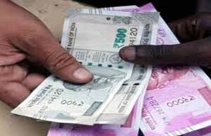 गोरखपुर थाने में रिश्वतखोरी का वीडियो वायरल, पासपोर्ट सत्यापन के नाम पर वसूली का आरोप