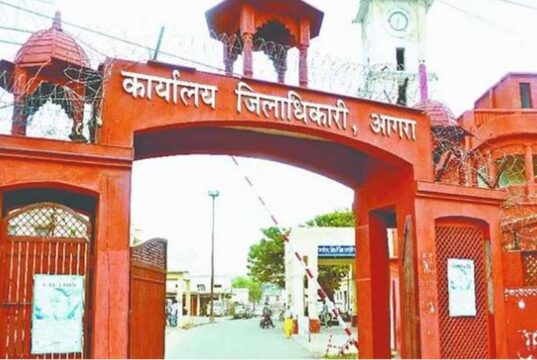 ड्यूटी कटवाने के लिए कलेक्ट्रेट में उमड़ रही भीड़, 300 से अधिक आवेदन