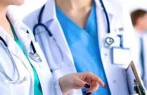 यूपी में स्वास्थ्य विभाग पर सख्ती: 28 डॉक्टर 15 से ज्यादा अस्पतालों से जुड़े मिले