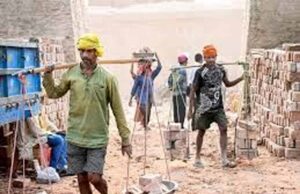 उत्तर प्रदेश में निर्माण श्रमिकों के पंजीकरण की प्रक्रिया हुई सरल, आधार और 90 दिन कार्य अनुभव पर्याप्त